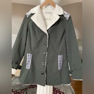 Misslook women’s black and white Foux fur lining and trim , mid length Jacket M